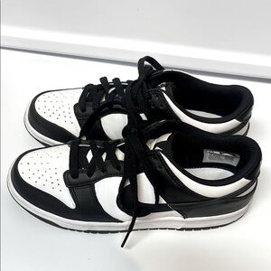 LIKE NEW Nike Dunk Dunks Low Big Kids Youth Size 6.5 Black and White w/ box